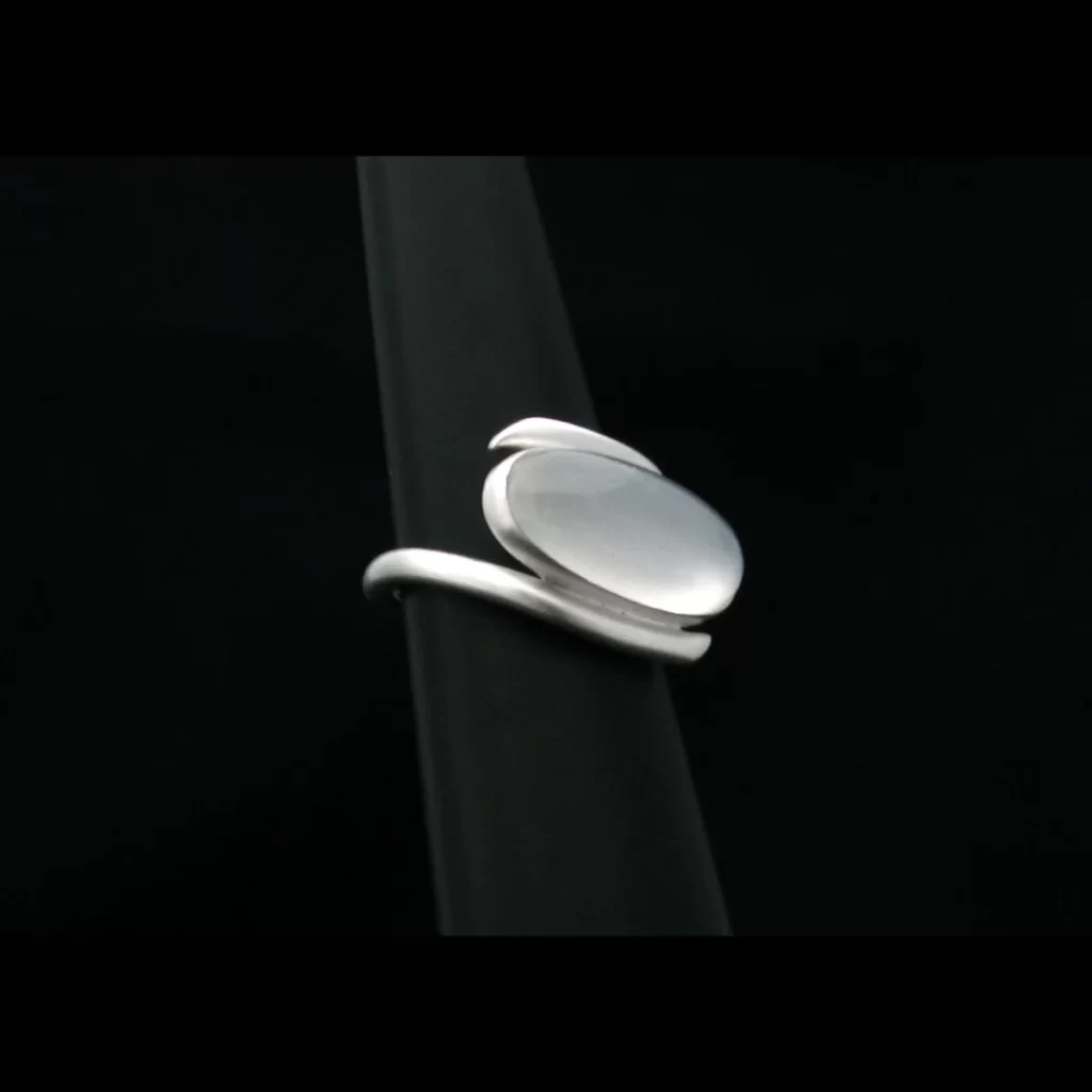 oval silver moon ring