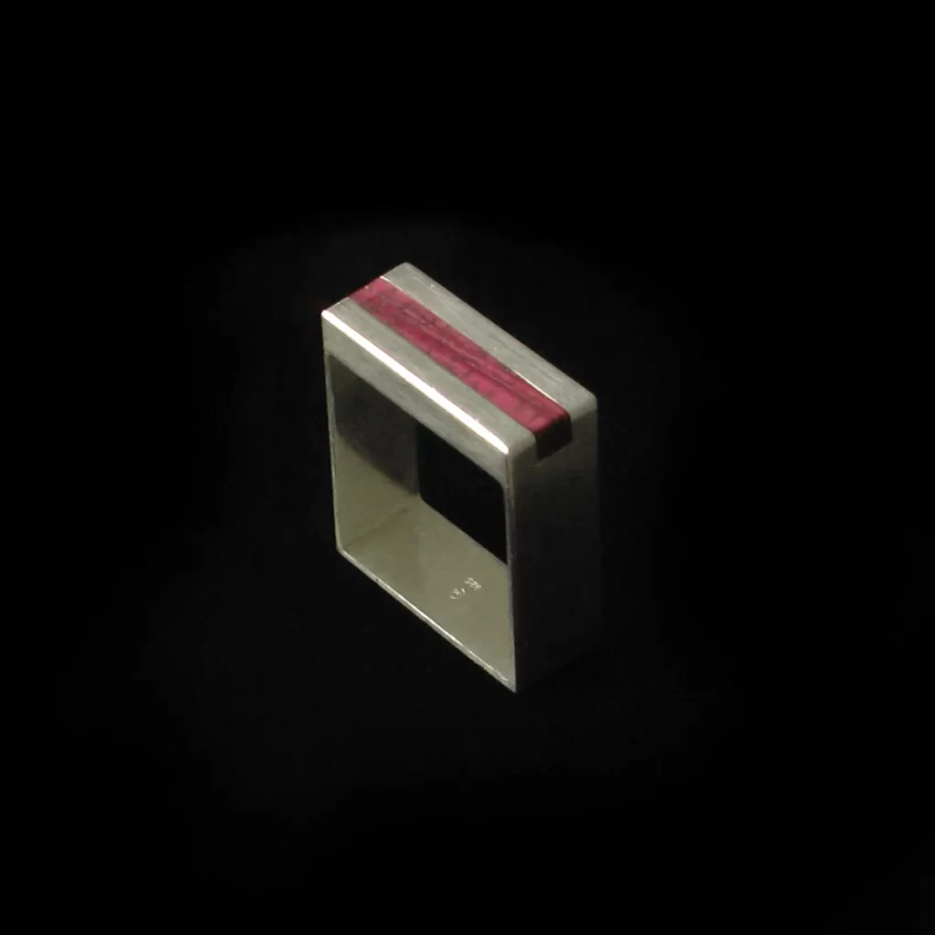 square ring w purple heart