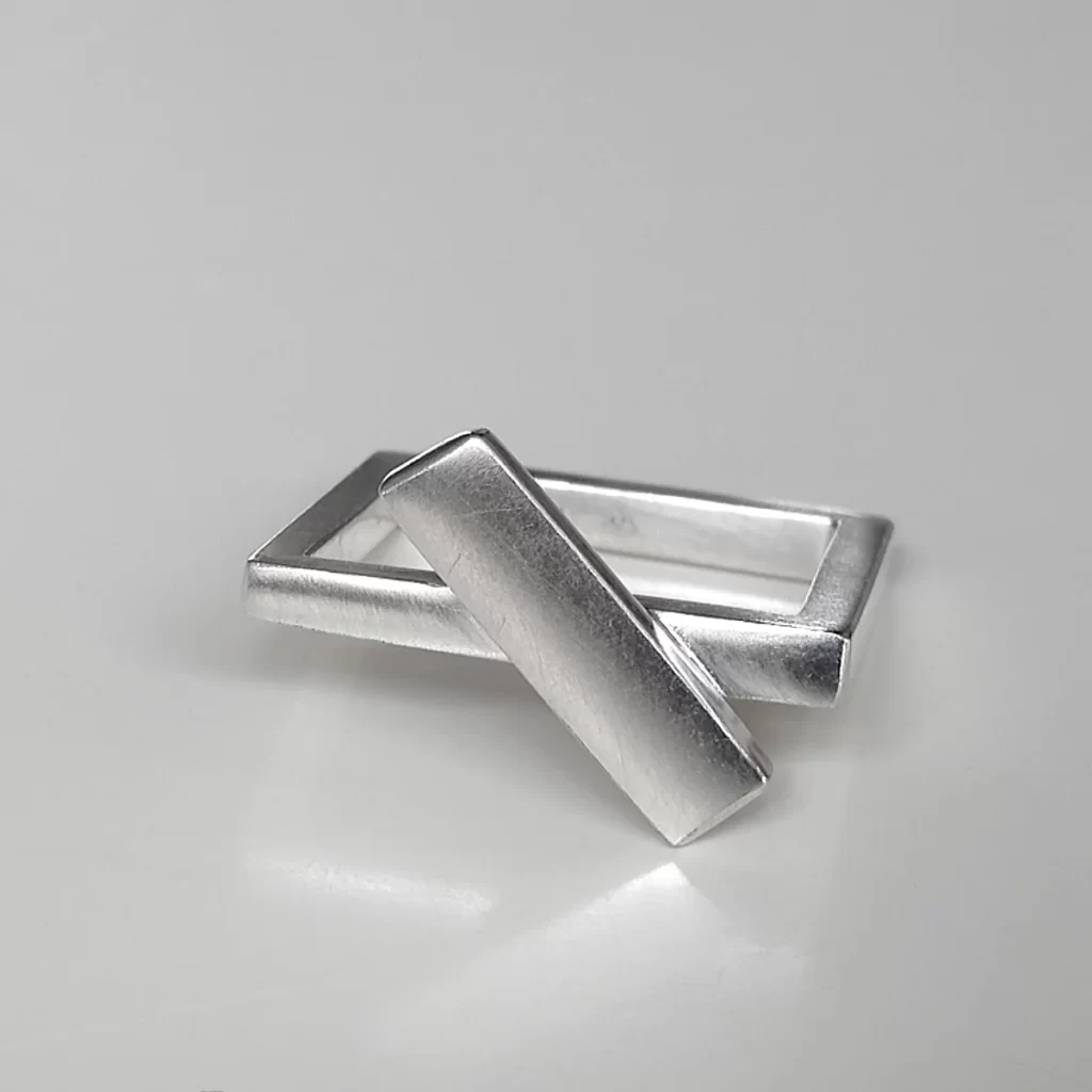 square wear 3 ring