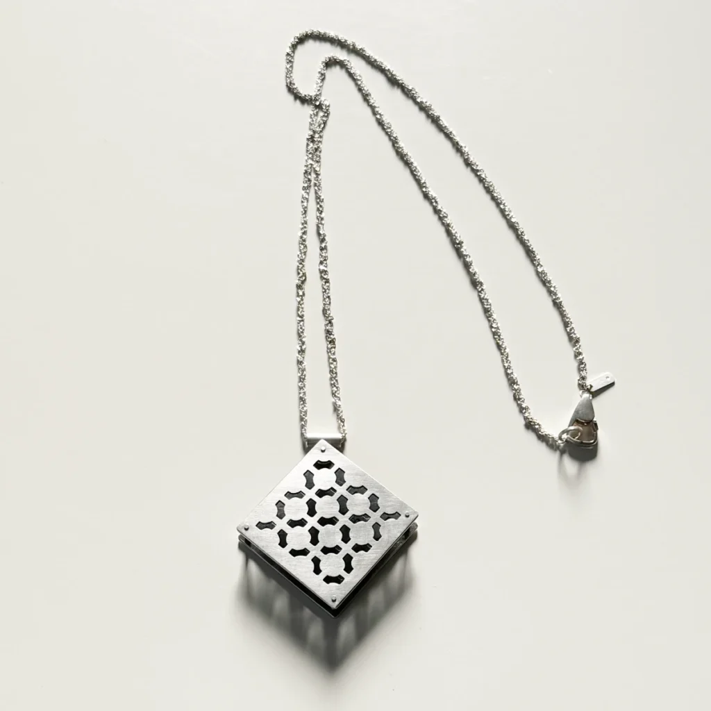 square moresque pendant - b side